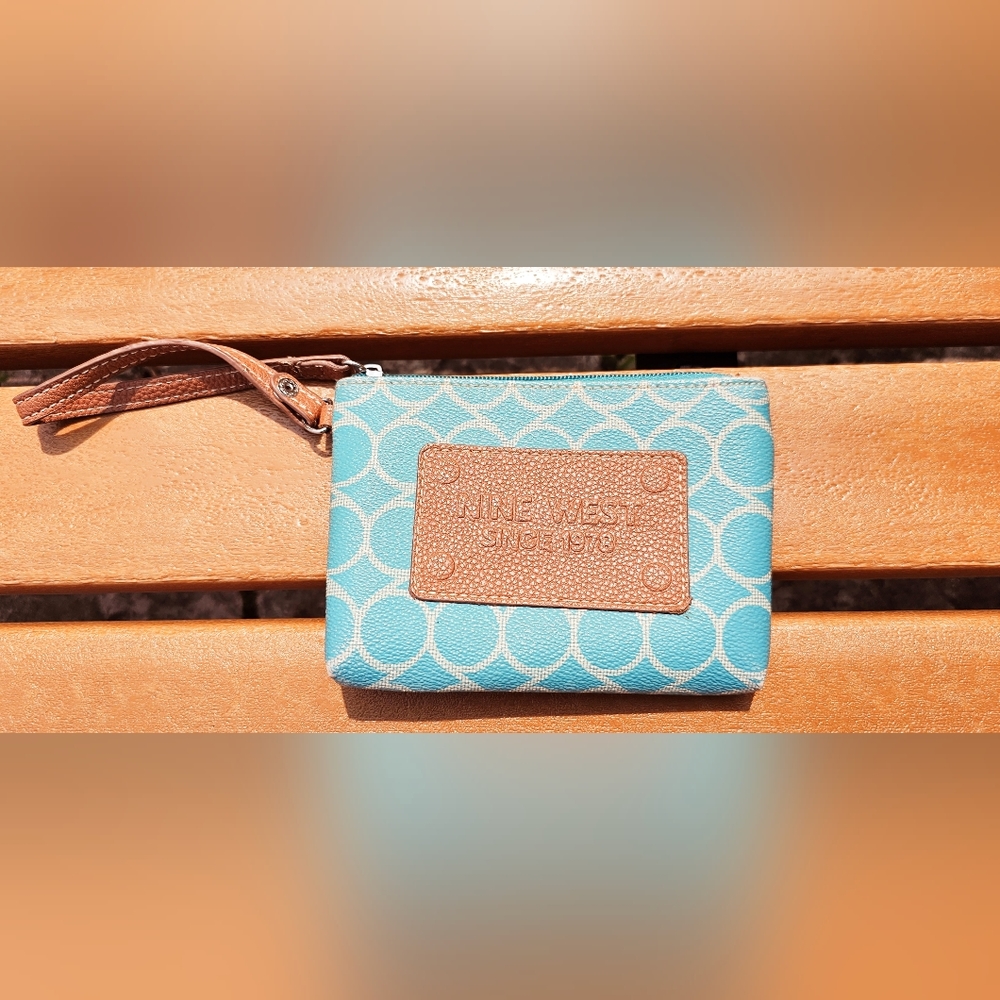 Nine West since 1978 blue, white and brown wristlet purse